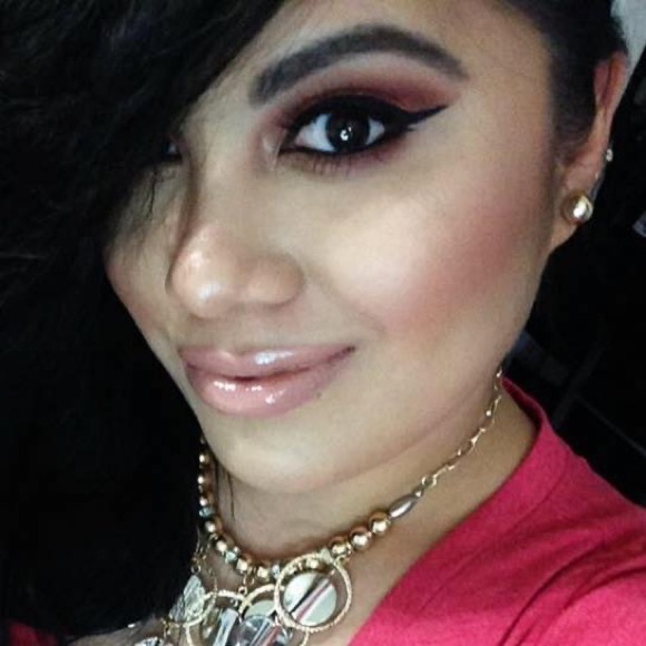 Hi.! 😊 Hola.! 🤗 - Picture 3 of 8